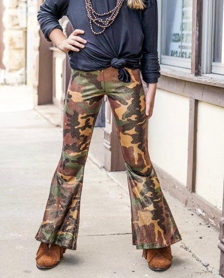 No Boundaries Shimmery Camo Flare pants Size S for Sale in Willow Springs,  CA - OfferUp