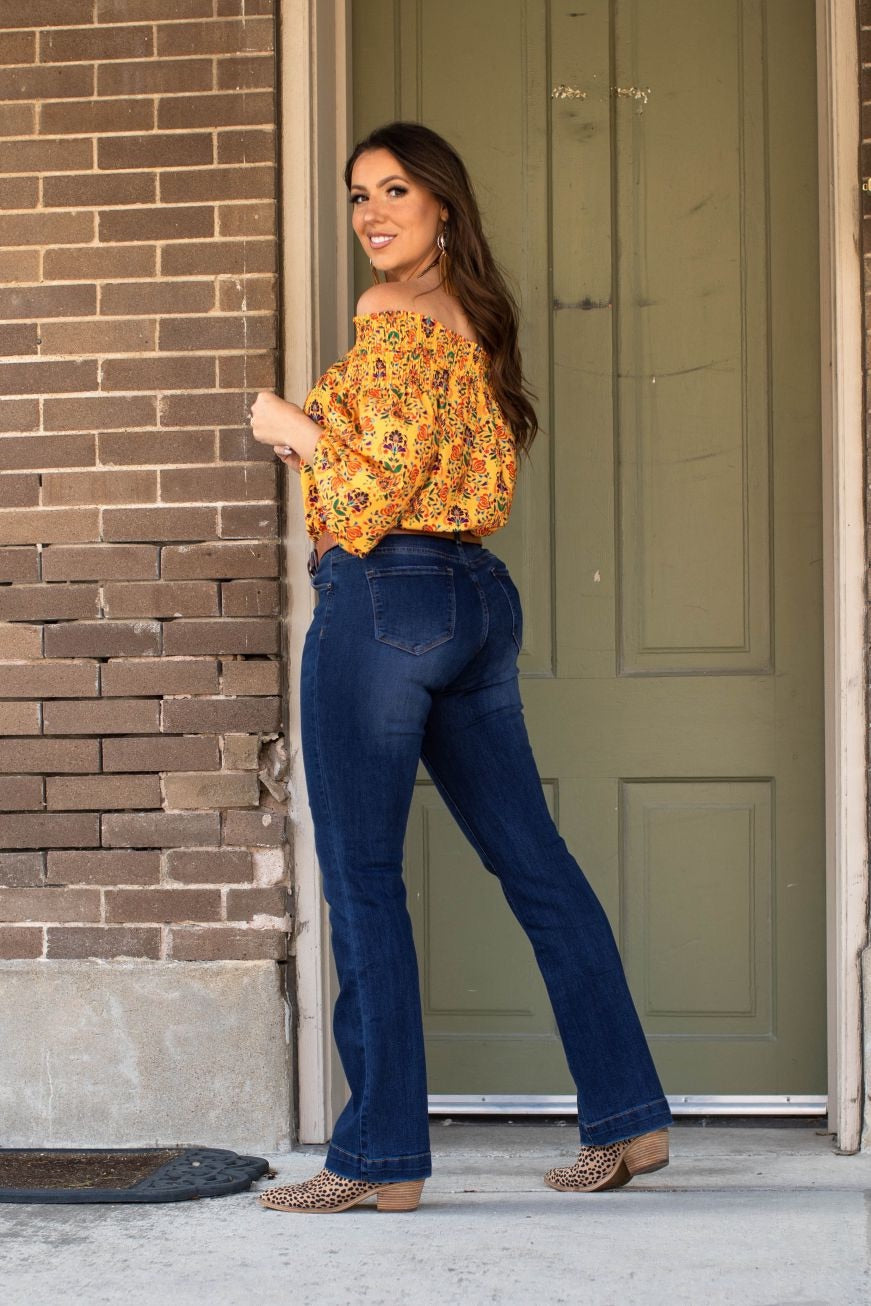 MID WASH BOOTCUT JEANS (Available in Plus sizes)