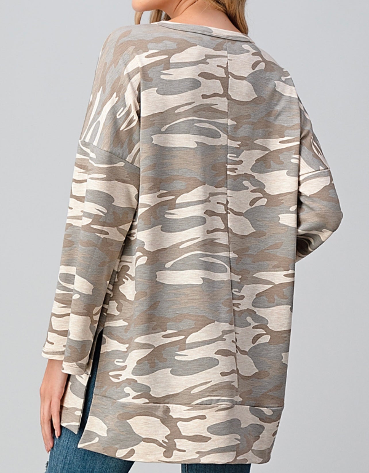 CAMO SLIT SIDE WIDE BANDED TOP PLUS SIZES